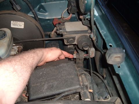 1994 Ford Bronco - spout connector