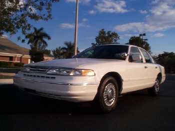 1997 Ford Crown Victoria photo