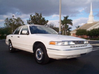 1997 Ford Crown Victoria photo