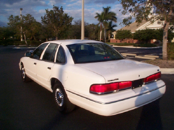 1997 Ford Crown Victoria photo