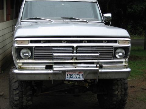 1976 Ford F-150 - Front shot, nothing special