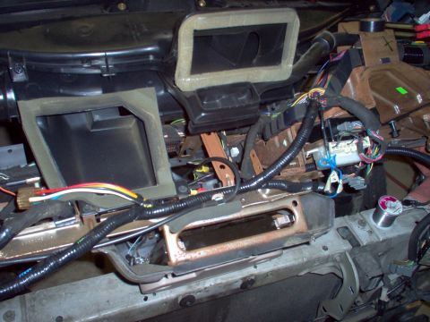 1994 Ford Crown Victoria - Most of the wiring is cleaned up & covered with split loom. The blue wires are some spares fed by engine compartment fuses that I'll probab…