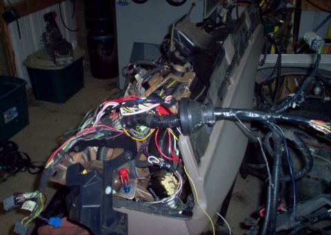 1994 Ford Crown Victoria - The RKE/start wiring has been soldered in (with a few minor modifications) and the FTP & CANV wires run thru the connectors in the lower L.…