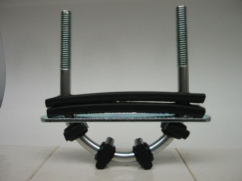 2000 Jeep Cherokee - Bolt with the lower bushings installed.