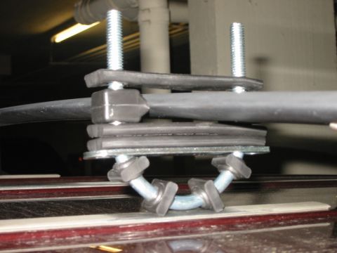 2000 Jeep Cherokee - Fitment of the rail bushing.