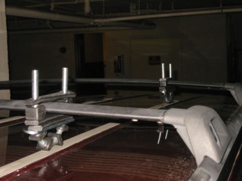 2000 Jeep Cherokee - How the mounts should look before placing the jack on them. Note that the upper hanger plate and jack bushing have been taken off. Also, th…