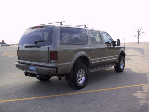 2003 Ford Excursion photo