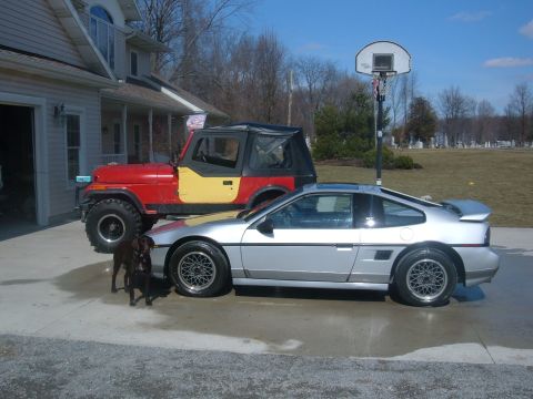 1987 Pontiac Fiero photo