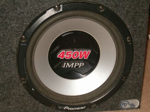1996 Ford Bronco - A close-up view of a Pioneer subwoofer, displaying its power rating.