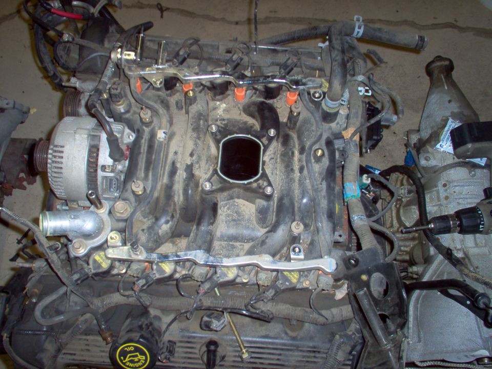 Fuel rail removal