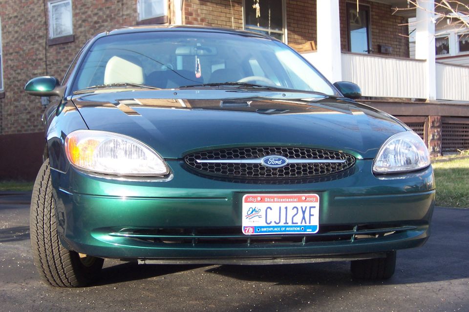 2000 Ford Taurus