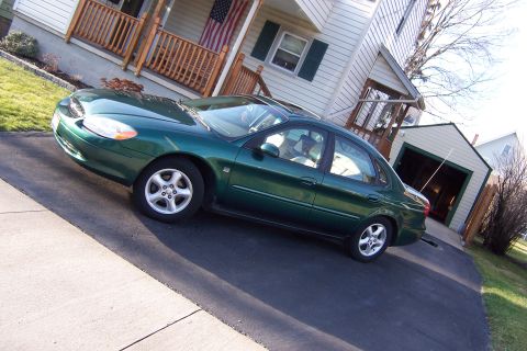 2000 Ford Taurus photo