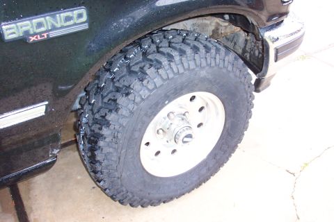 1996 Ford Bronco - Firestone Destination M/T- 31x10.5x15