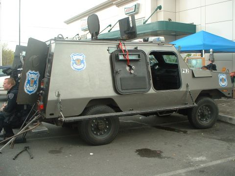 1999 Ford Crown Victoria - One of Seattle Police's armor trcks.