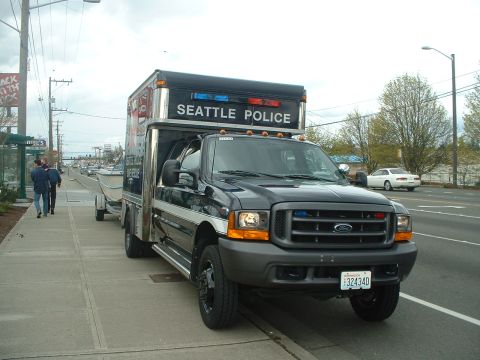 1999 Ford Crown Victoria - One of Seattle Police's Ford 4-50 series trucks. Part of the Dive/Rescue team. Also part of the SPD Harbor Patrol.