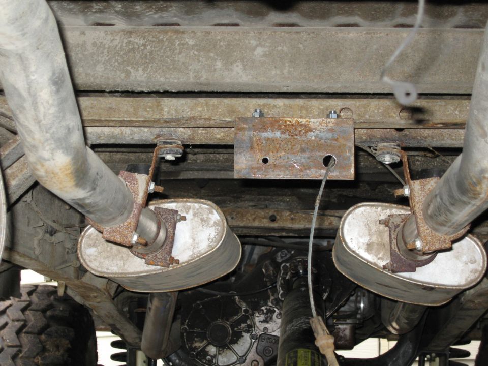 Here is the preliminary drop bracket, turns out driver's side fit, but passenger side didn't fit, OOPS!
