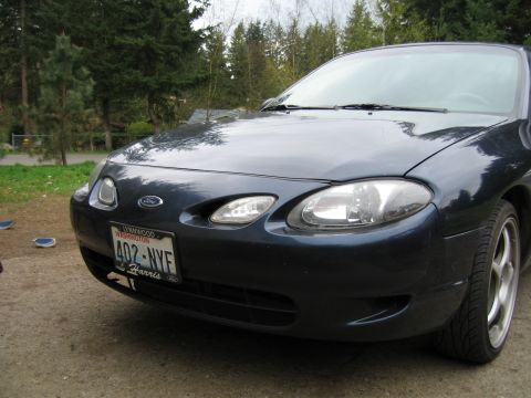 2000 Ford Escort photo