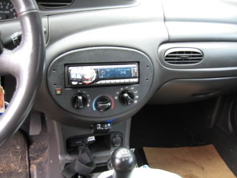 2000 Ford Escort - I like the sub controller on the bottom of the console