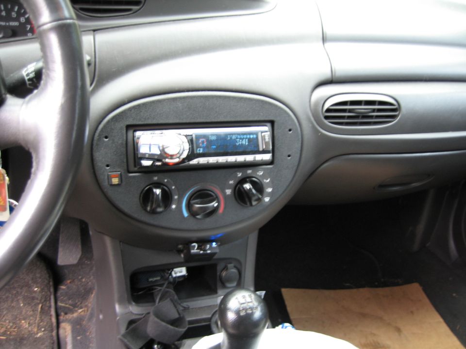 I like the sub controller on the bottom of the console