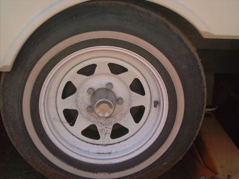 1990 Ford Bronco - old wheels from the trailer