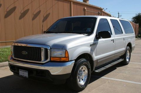 2001 Ford Excursion photo