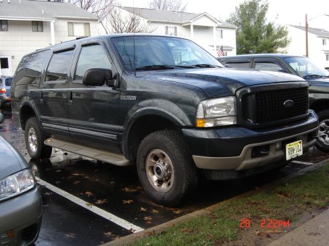 2003 Ford Excursion photo