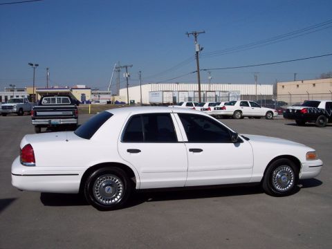 1999 Ford Crown Victoria photo