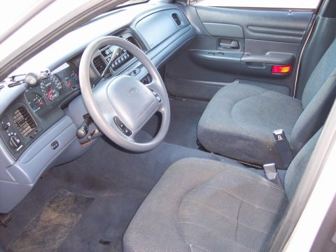 1999 Ford Crown Victoria photo