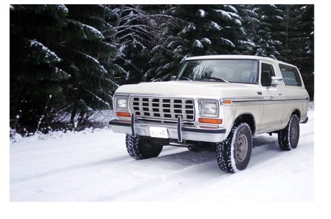1979 Ford Bronco - Snow play
