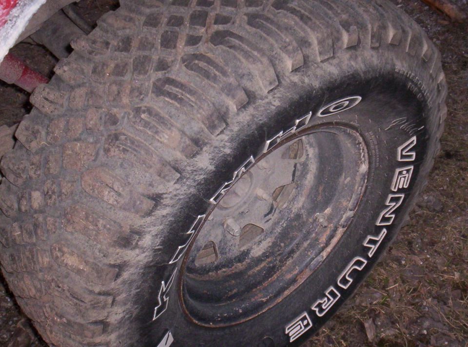 custom tire knived kumho ventures...
