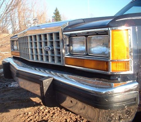1984 Ford Crown Victoria LTD - The bow of the car...the prow, the end people see in their mirror. I can't believe it hasn't been dinged or anything.