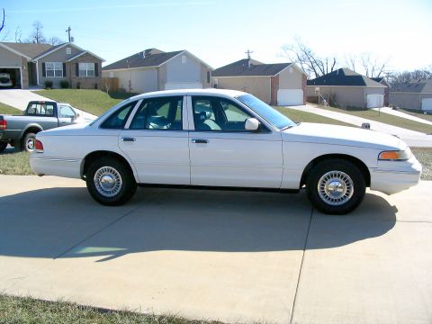 1997 Ford Crown Victoria photo