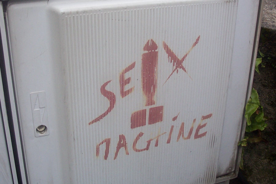 thing spraypainted on the side of a utility box in France