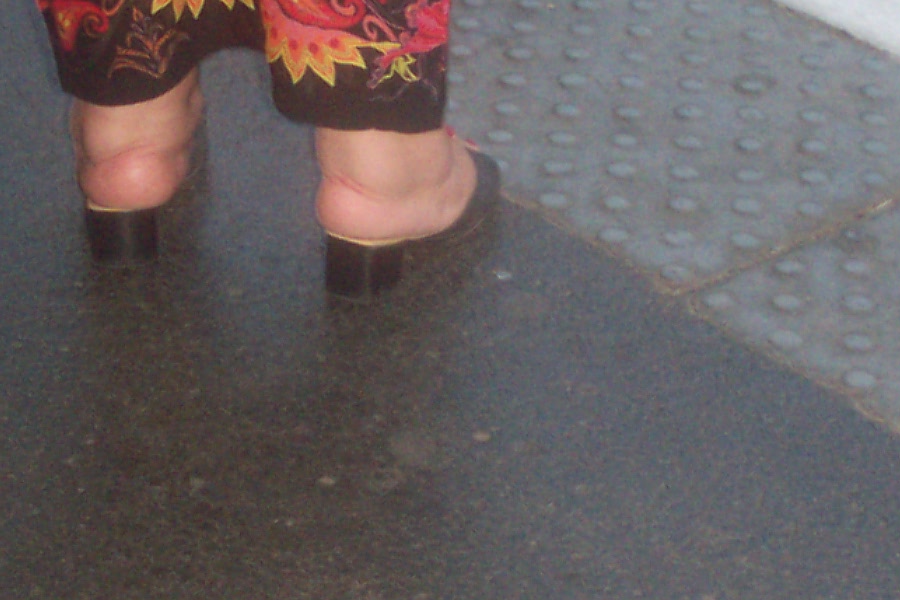 this was the most disgusting thing I saw in France, waiting for the metro...