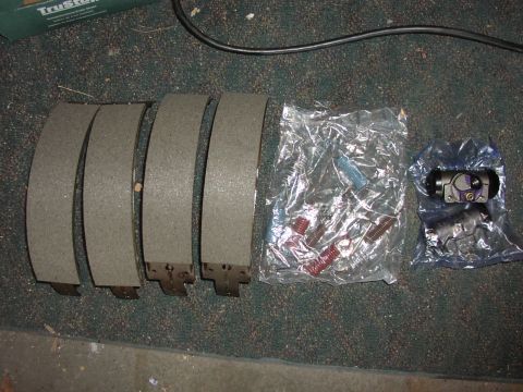 1979 Ford Bronco - New pads, hardware and wheelcylinders...I also bought new drums (made in Argentina?)