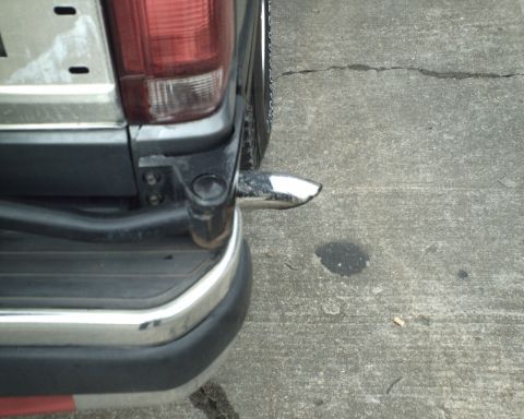 1987 Ford Bronco - Gotta love the exhaust tip that sticks out 5 inches!