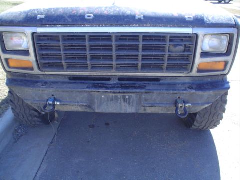 1981 Ford Bronco - Front bumper with hooks installed