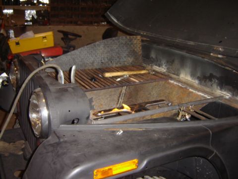 1992 Ford Bronco - This Jeep's engine bay has been modified to function as a barbecue grill, complete with active flames.