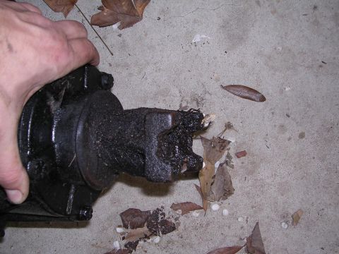 1995 Ford Bronco - The yoke on the 9" uses 1310 series u-joints (3.5" cap to cap) but my 8.8" used 1330s (3 7/8"). Crap. Wont be driving the Bronco today!