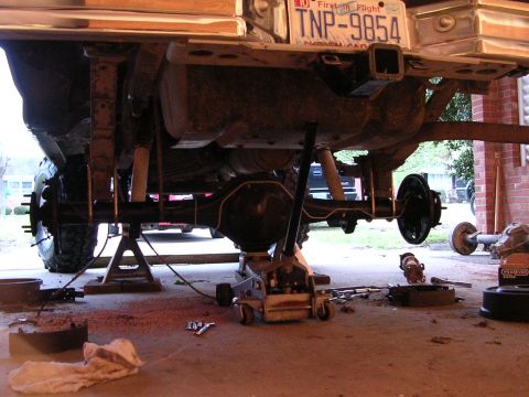 1995 Ford Bronco - Everything assembled. Casualties include needing new parking brake cables and the driveshaft modifications. All in all, a very easy swap to…