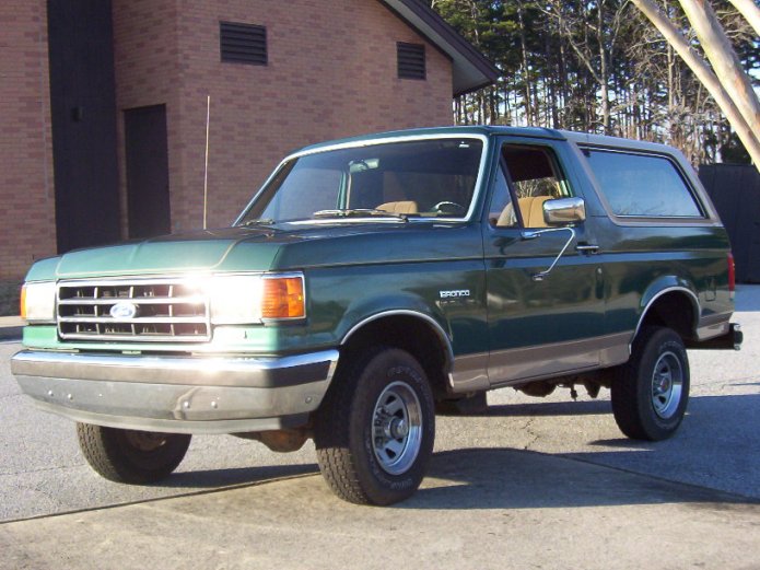 Green 1989 Ford Bronco 3q-front view