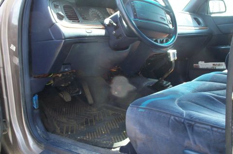 1998 Ford Crown Victoria - Note the shifter and clutch pedal in this Crown Vic.