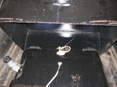 1986 Ford Bronco - opened for filling .. hahaha, thois oughta be fun