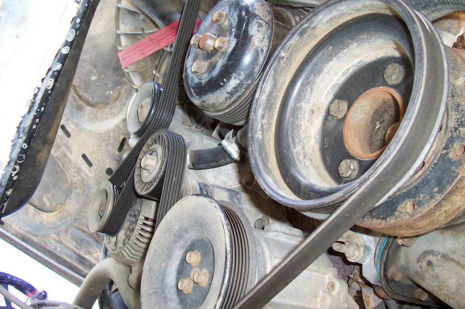 Engine pulleys and serpentine belt system