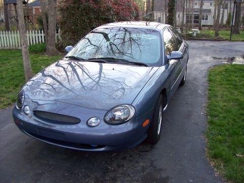 1999 Ford Taurus - brand new lookin