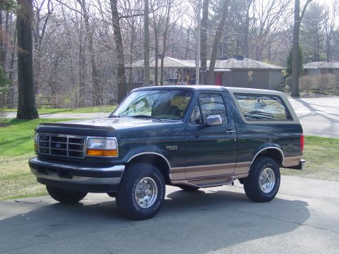 1995 Ford Bronco - Front angle.
