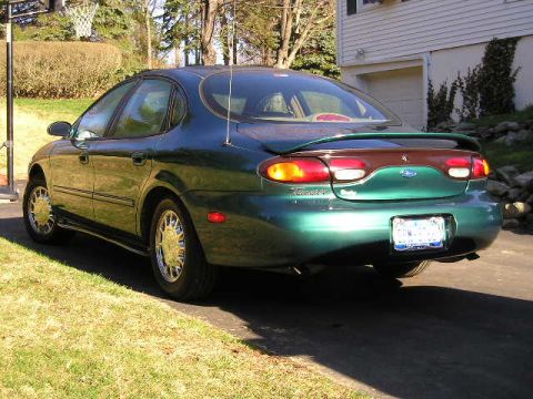 1996 Ford Taurus photo