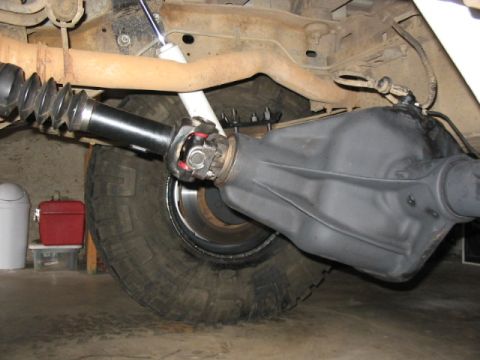 1995 Ford Bronco - Now using Ujoint "ubolt" type connector (1330 series) instead of flange.