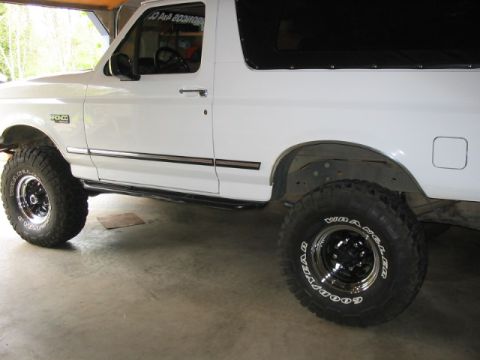1995 Ford Bronco - Right now, until front is converted, it's 8 lug rear, and 5 lug front.