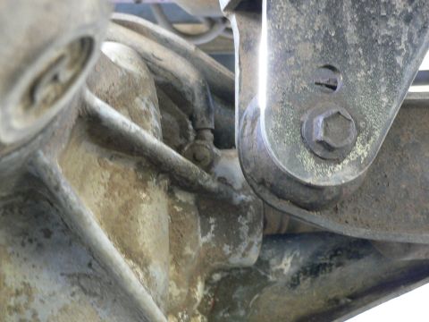 1991 Ford Explorer - updated Superlift drop brackets for 5.5" lift, additional clearance for the third member. Previous style brackets would scratch, dent, and…